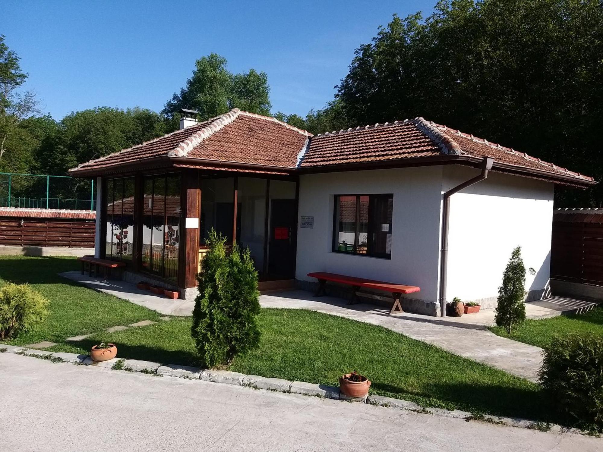 Slivek Къща За Гости "Там Край Реката " מראה חיצוני תמונה